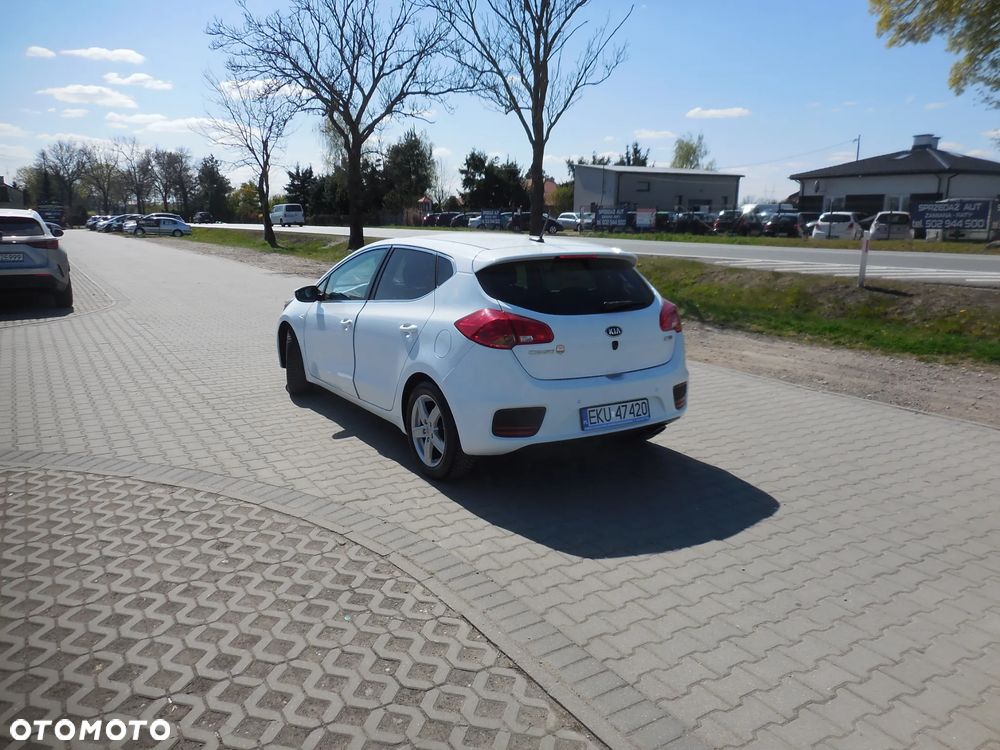 Kia Ceed 1.6 CRDi 136 ISG Dream Team Edition - 5