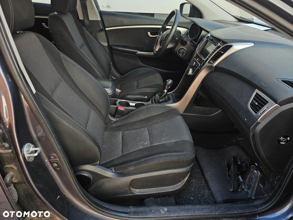 Hyundai i30 blue Kombi 1.6 CRDi Classic - 6