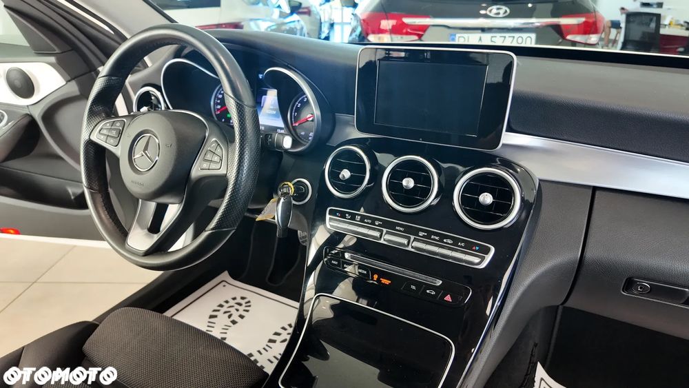 Mercedes-Benz Klasa C 200 7G-TRONIC - 35