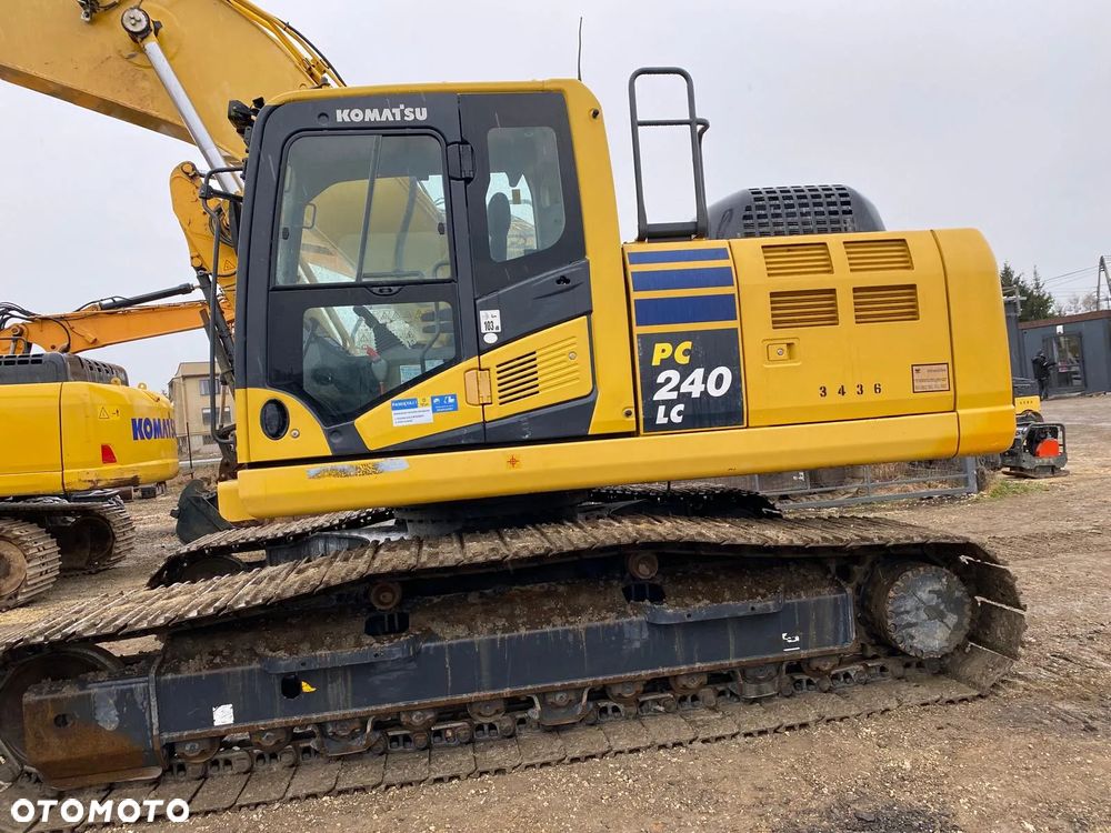 Komatsu PC240LC-10 - 8