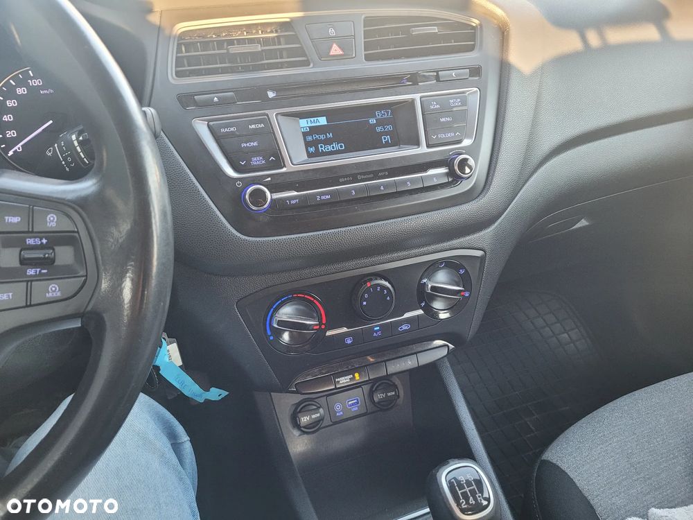 Hyundai i20 1.2 Trend - 11