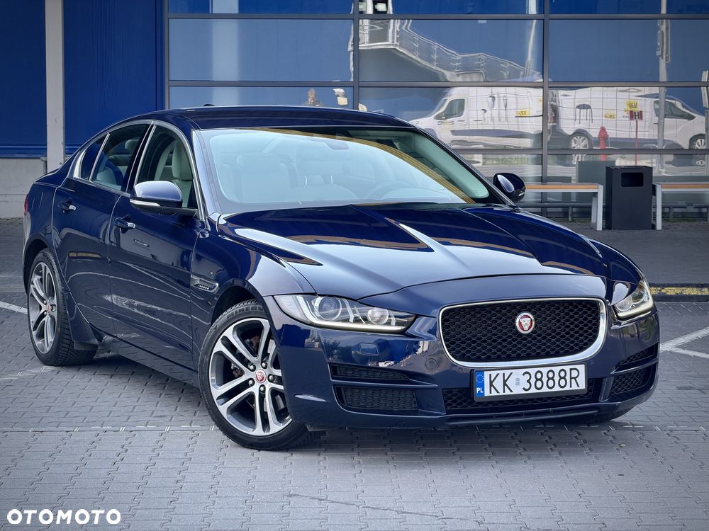 Jaguar XE 20d Pure - 1