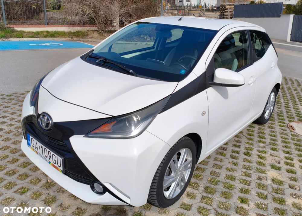 Toyota Aygo x-play - 4