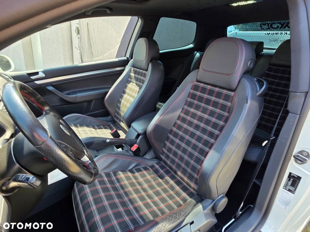 Volkswagen Golf 2.0 GTI Edition 30 - 7