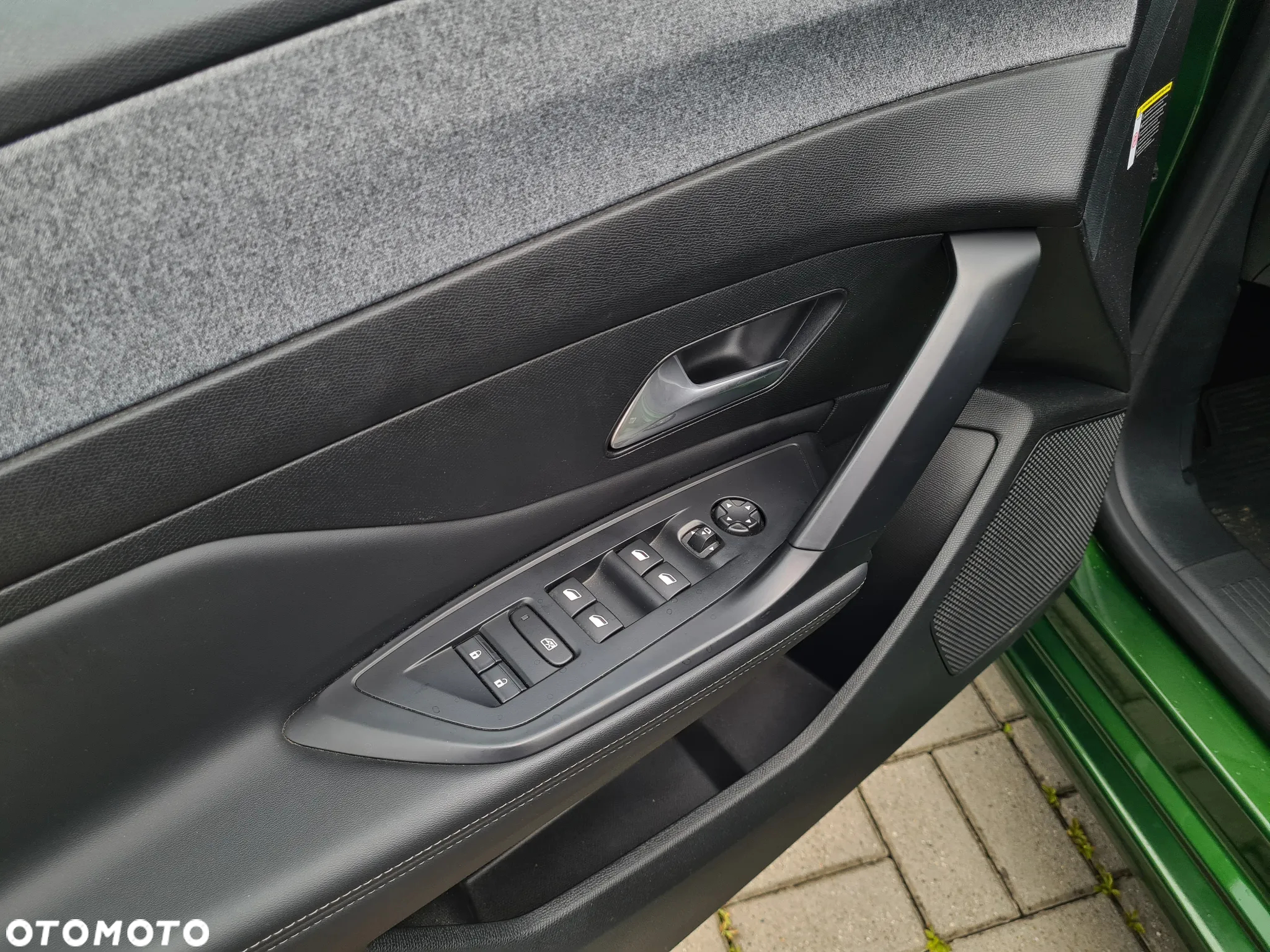 Peugeot 308 1.2 PureTech Allure Pack S&S EAT8 - 10