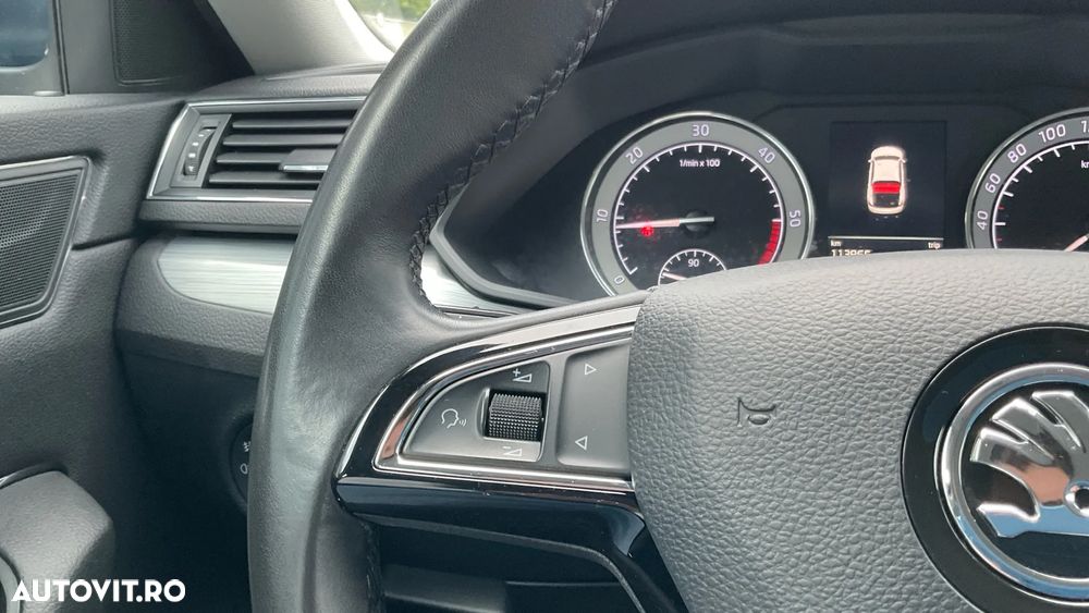 Skoda Superb 2.0 TDI DSG Ambition - 28