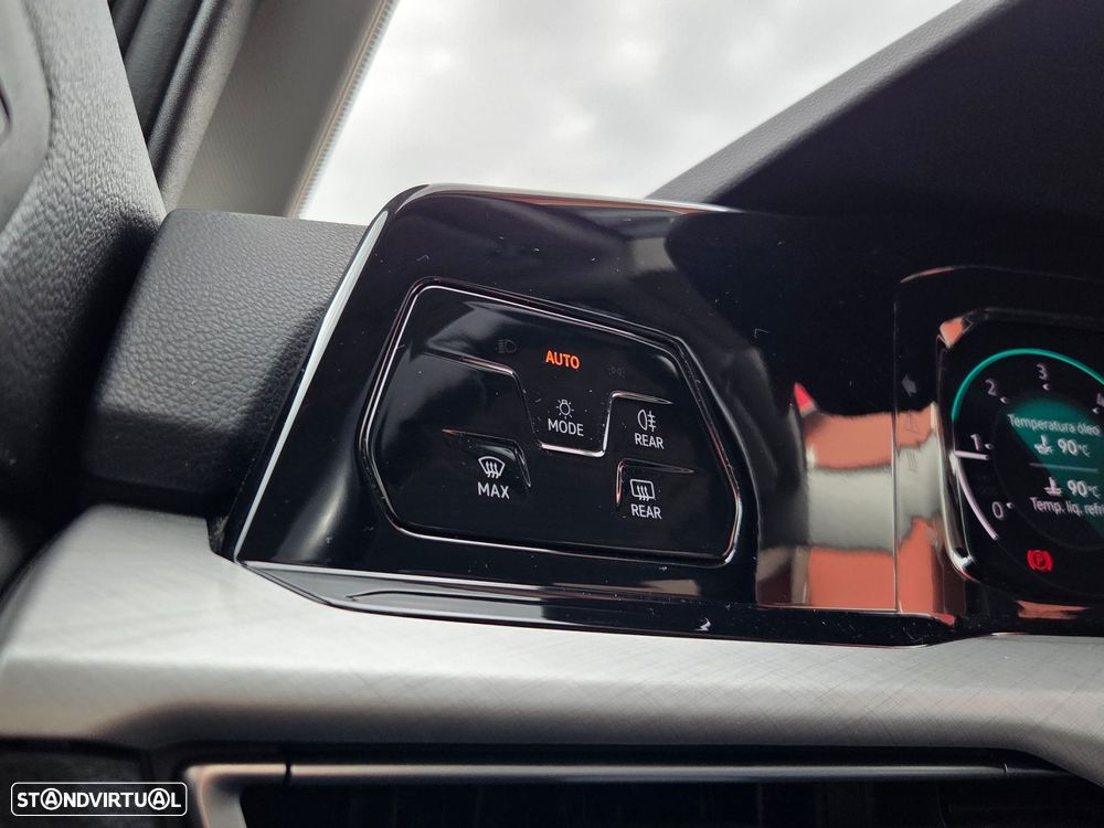 VW Golf Variant 2.0 TDi - 21