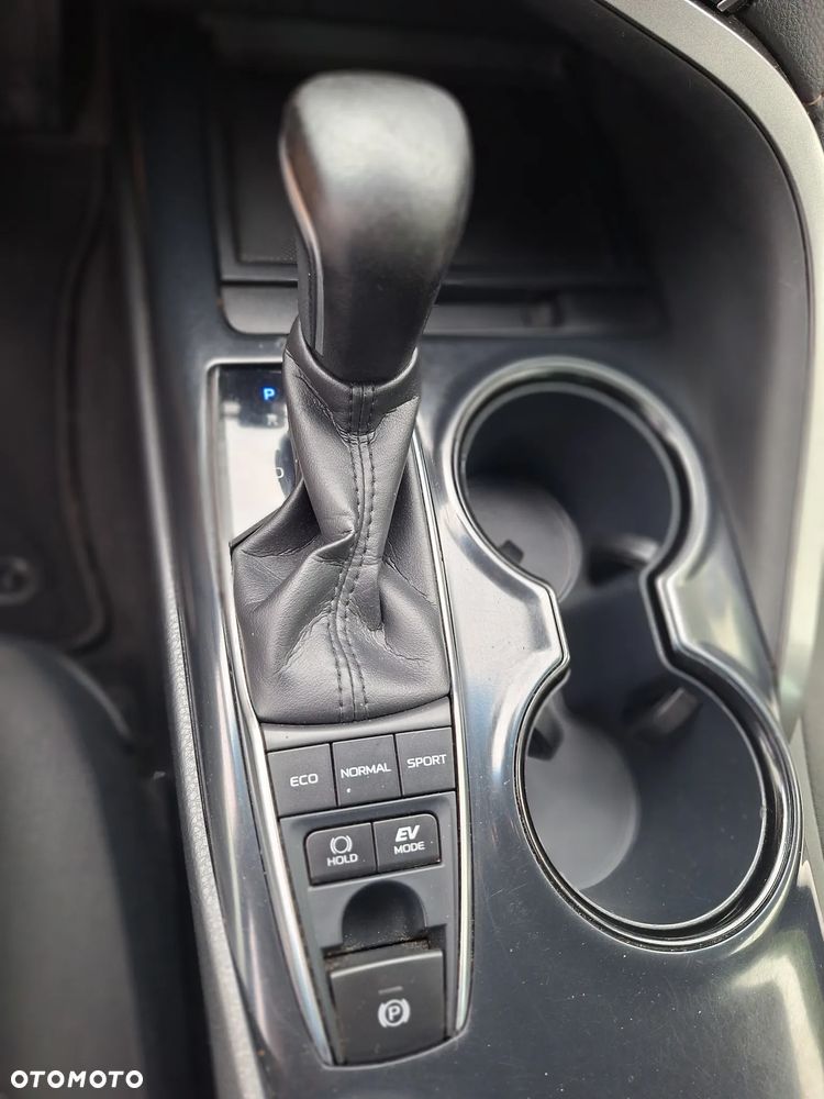 Toyota Camry 2.5 Hybrid Comfort CVT - 29