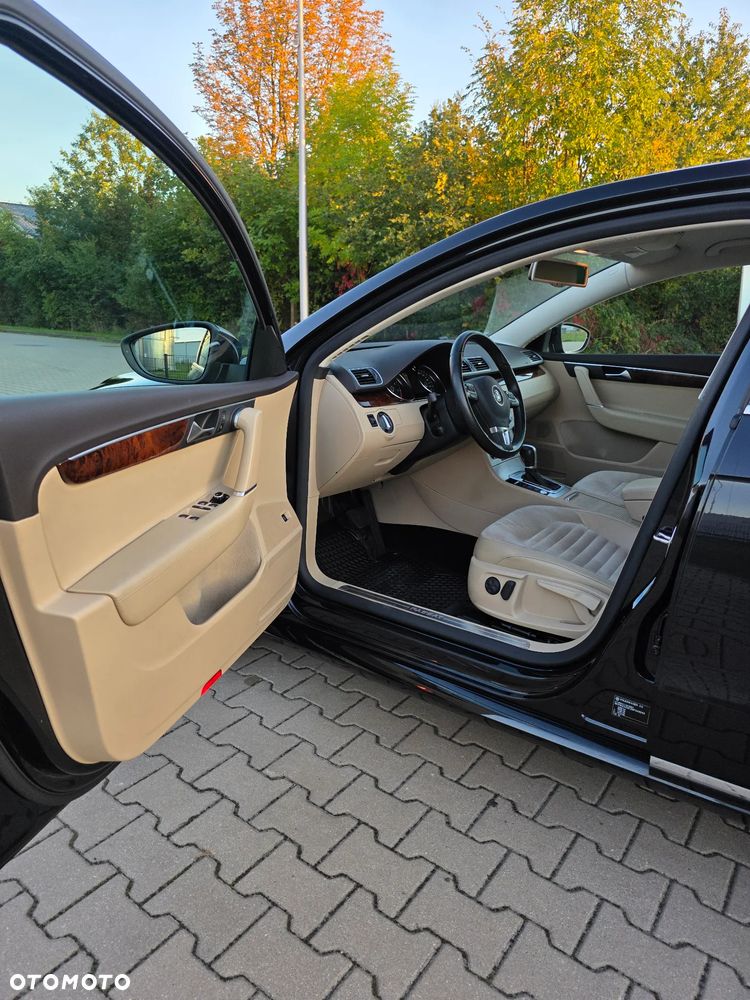 Volkswagen Passat 2.0 TSI Highline DSG - 32