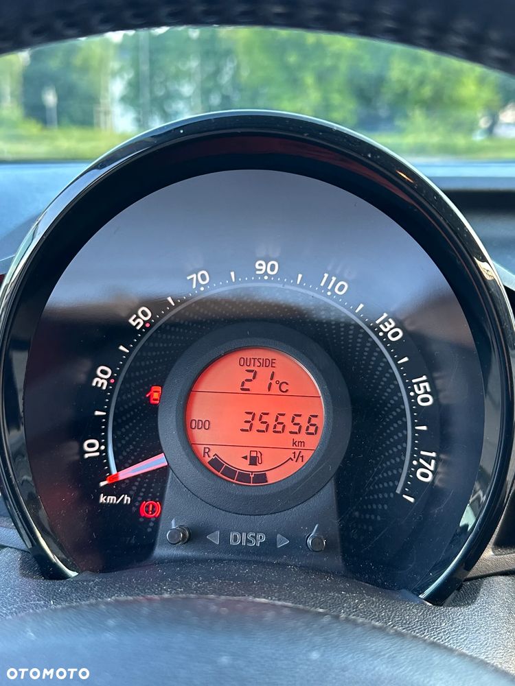 Toyota Aygo x-play - 16