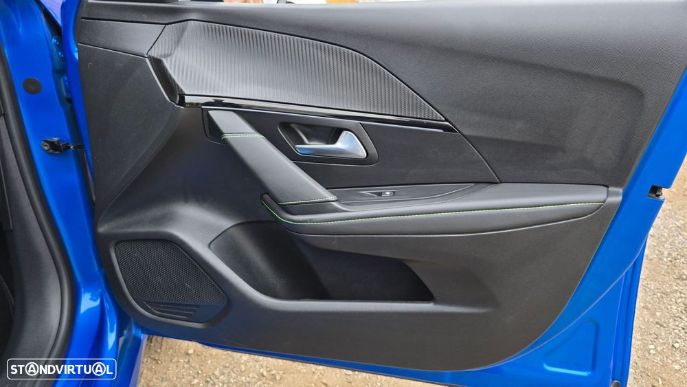 Peugeot e-208 GT - 51