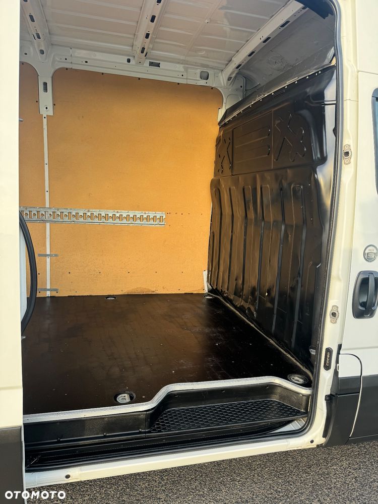 Iveco Daily 35S14 - 23