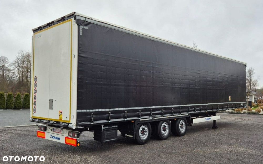 Krone Firana Mega, Dach podnoszony - 6