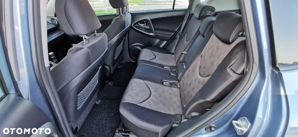 Toyota RAV4 2.0 VVT-i Sol 4x2 - 19