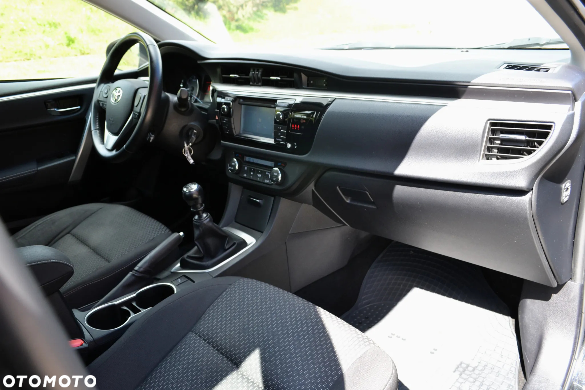 Toyota Corolla 1.6 Premium + - 10