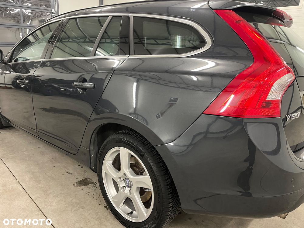 Volvo V60 DRIVe Momentum - 22