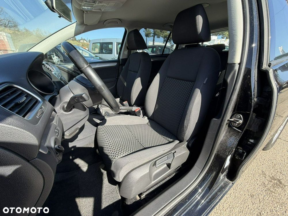 Volkswagen Golf - 12