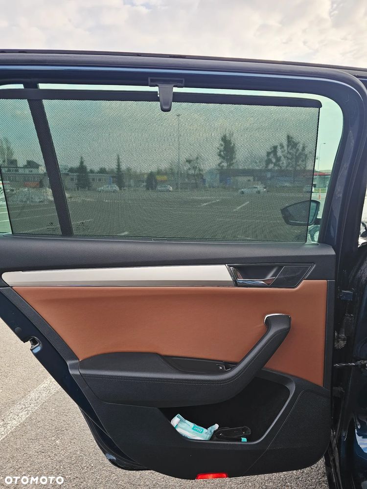 Skoda Superb 2.0 TDI SCR 4x4 L&K DSG - 8