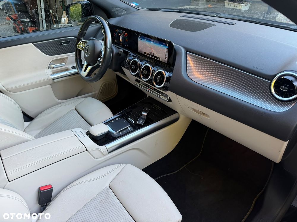 Mercedes-Benz GLA 200 d - 3