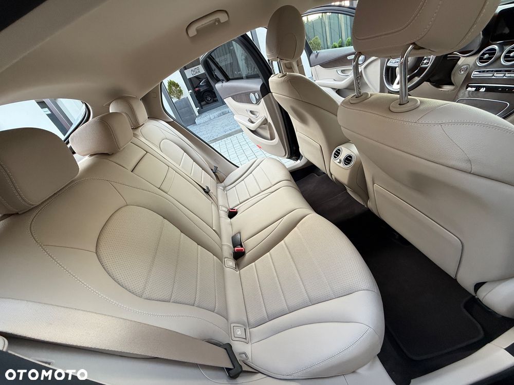 Mercedes-Benz GLC 200 4Matic 9G-TRONIC AMG Line Plus - 29