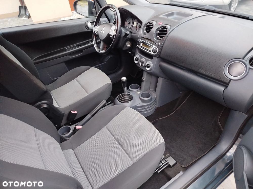 Mitsubishi Colt - 5