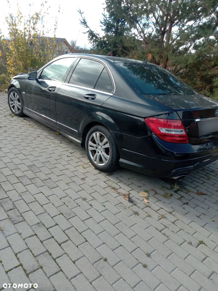 Mercedes-Benz Klasa C 180 CDI DPF (BlueEFFICIENCY) 7G-TRONIC Avantgarde - 7