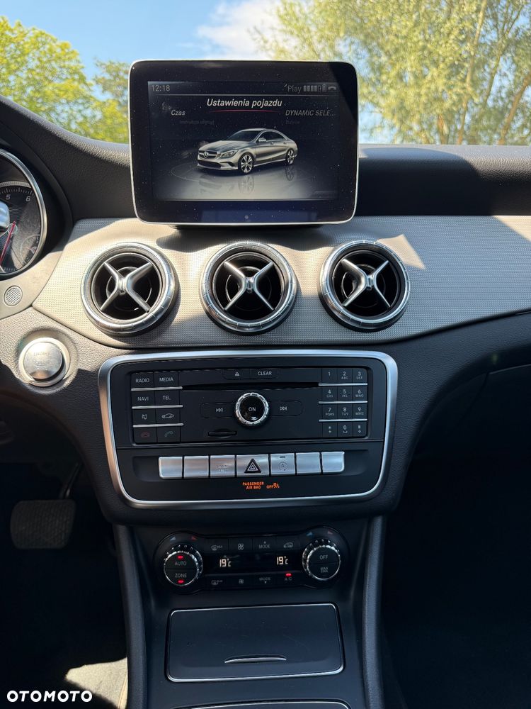 Mercedes-Benz CLA - 10