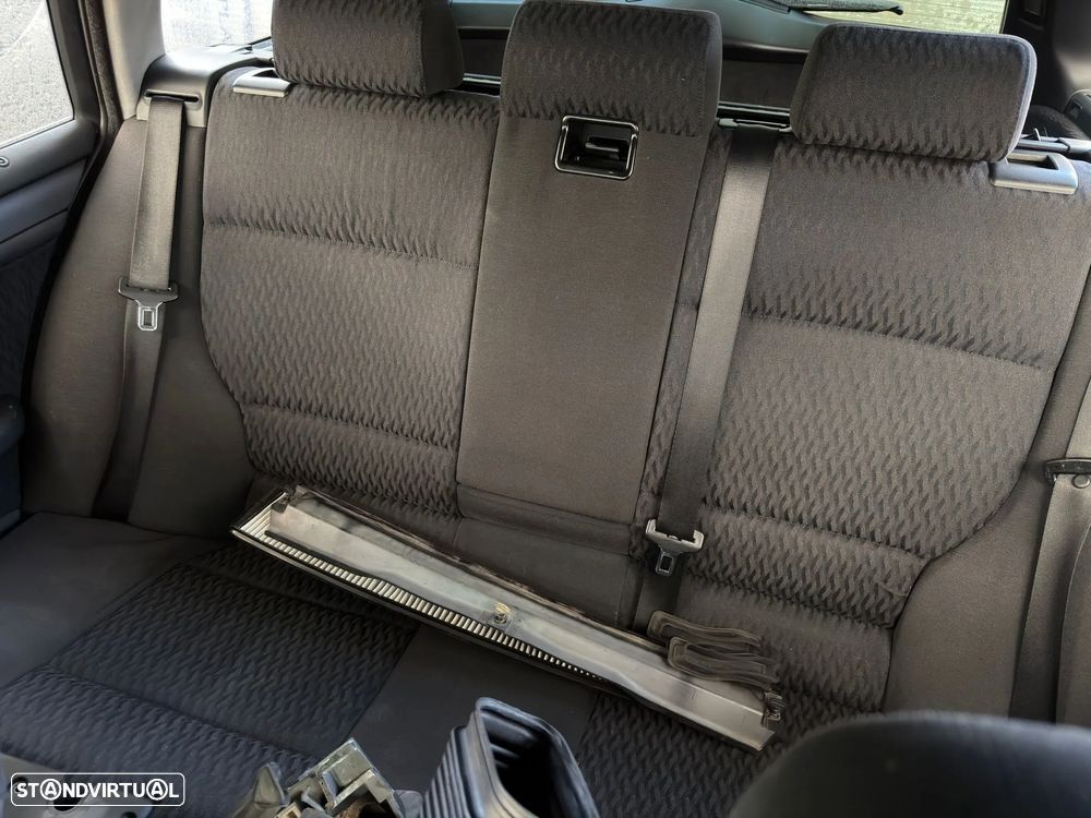 BMW 320 d Touring - 8