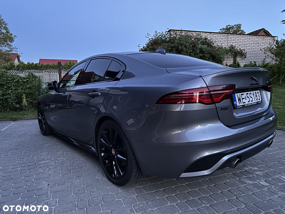 Jaguar XE 2.0 P250 R-Dynamic Black - 7