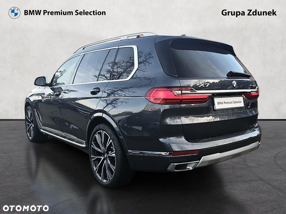 BMW X7 - 7