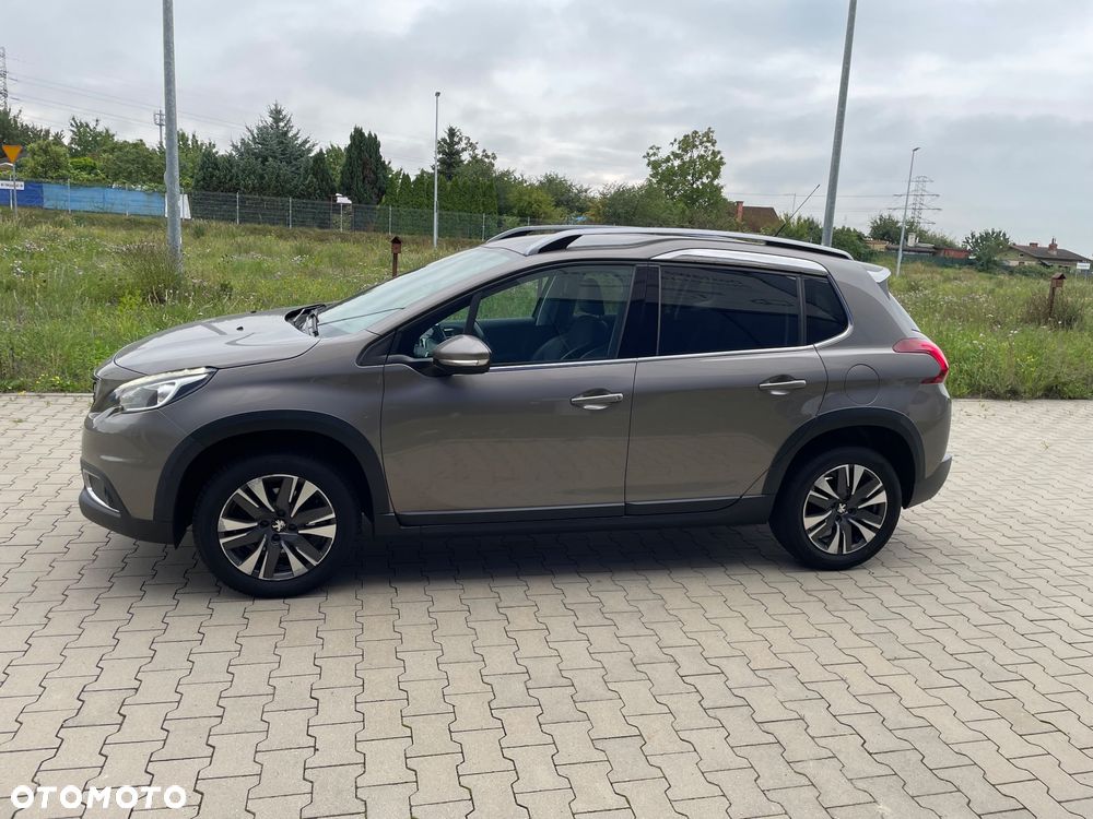 Peugeot 2008 1.2 Pure Tech Allure S&S - 4