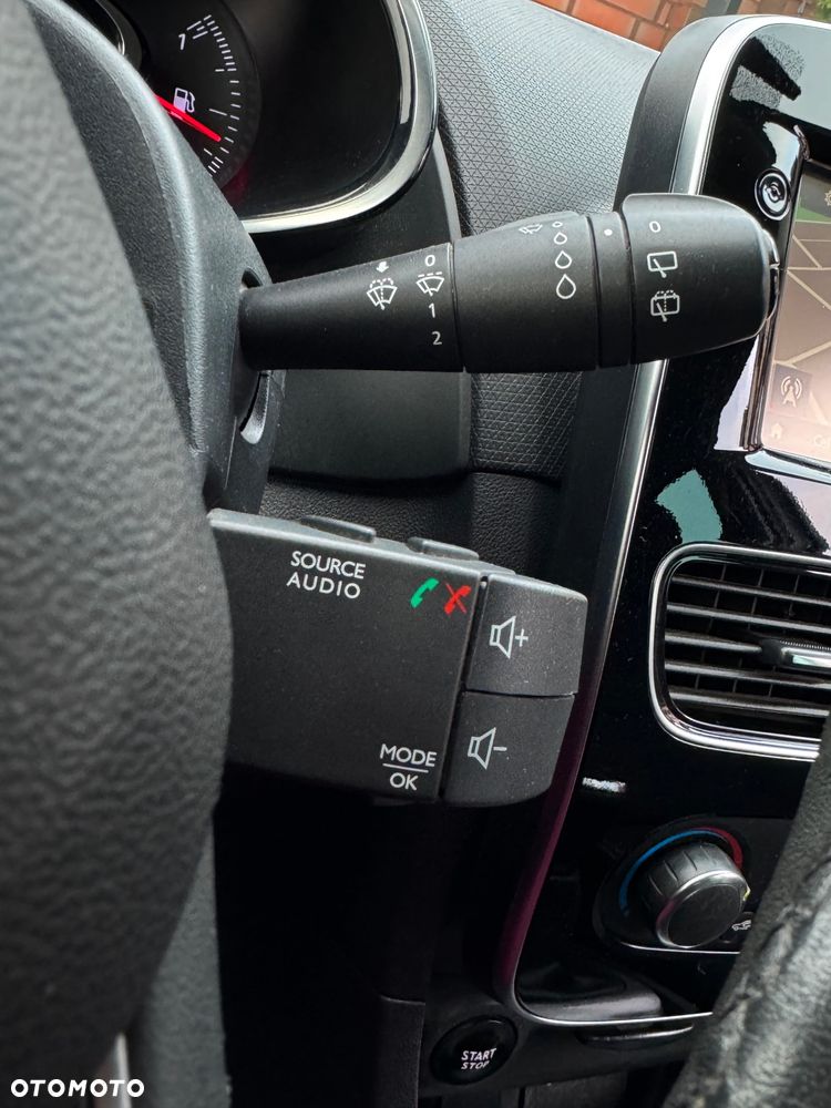 Renault Clio 1.2 16V Limited Plus - 7