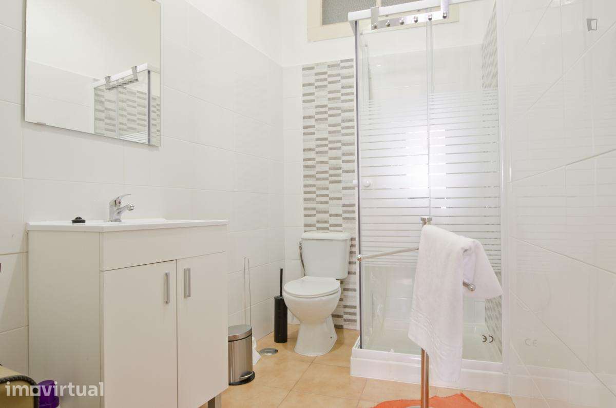 Quarto - localizado em Alcântara Lisbon - Grande imagem: 4/20
