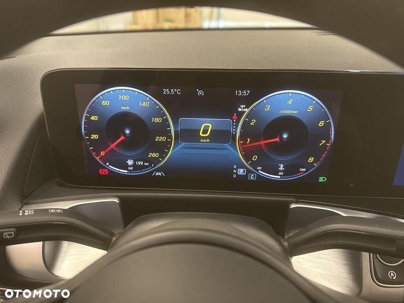 Mercedes-Benz GLB 200 7G-DCT - 14