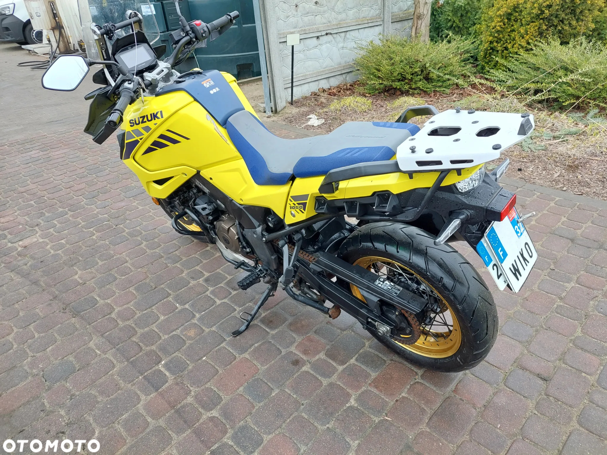 Suzuki DL - 3