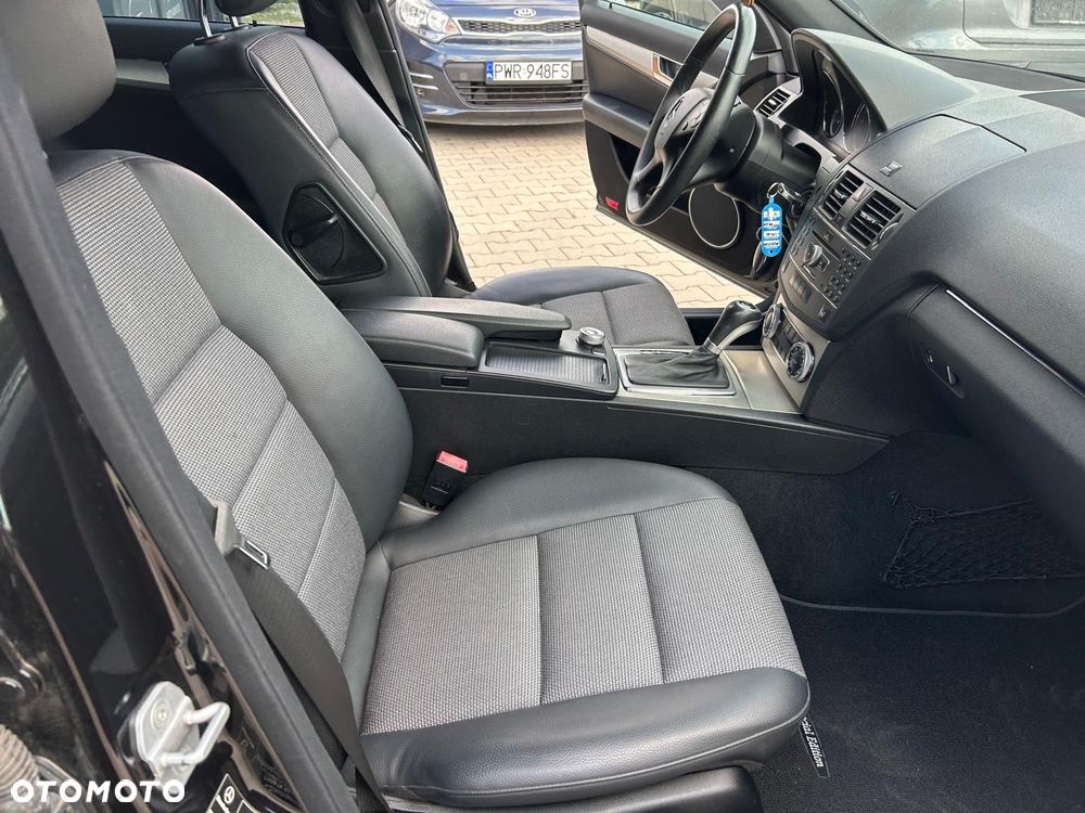 Mercedes-Benz Klasa C 220 CDI DPF (BlueEFFICIENCY) 7G-TRONIC - 24