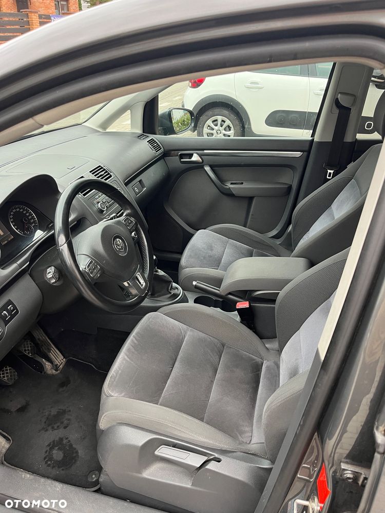 Volkswagen Touran 2.0 TDI DPF Highline - 5