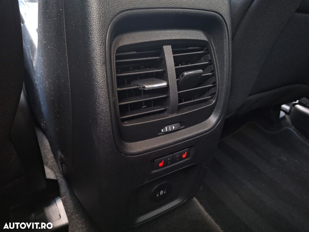 Ford Kuga - 34