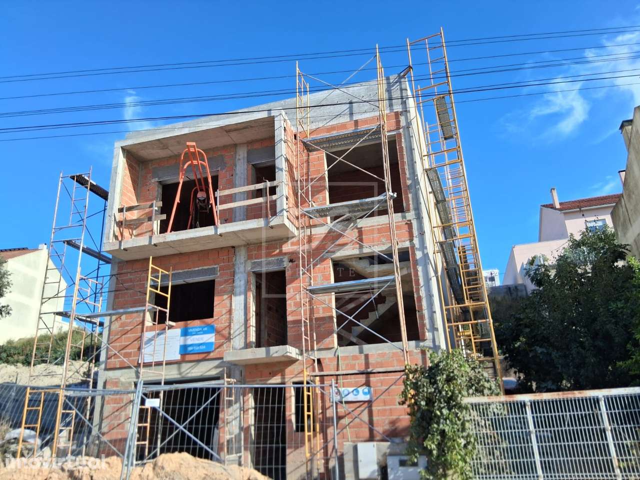 Moradia T3 com Piscina, Garagem 67 m² e Espaço Exterior – Santa Iria d - Grande imagem: 4/25