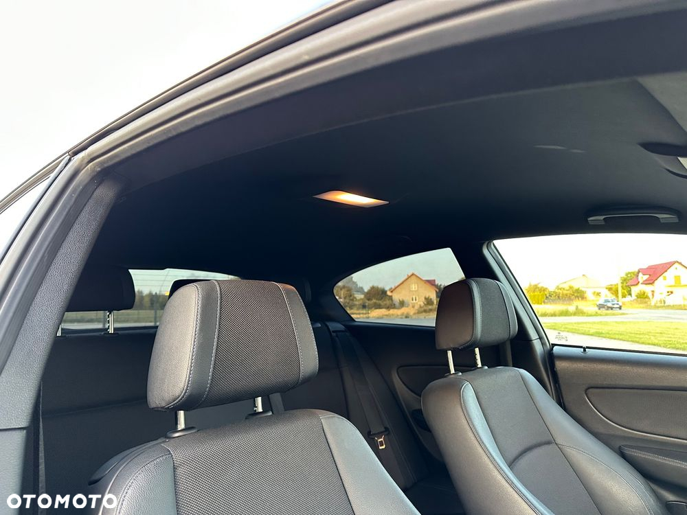 BMW Seria 1 118d Sport Line - 21