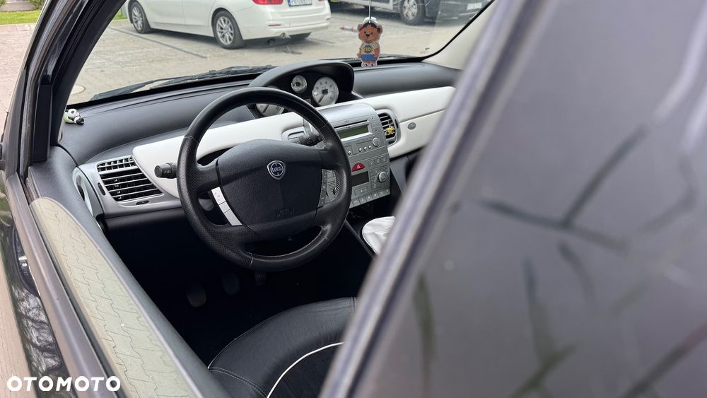 Lancia Ypsilon 1.2 8V Elefantino S&S - 5