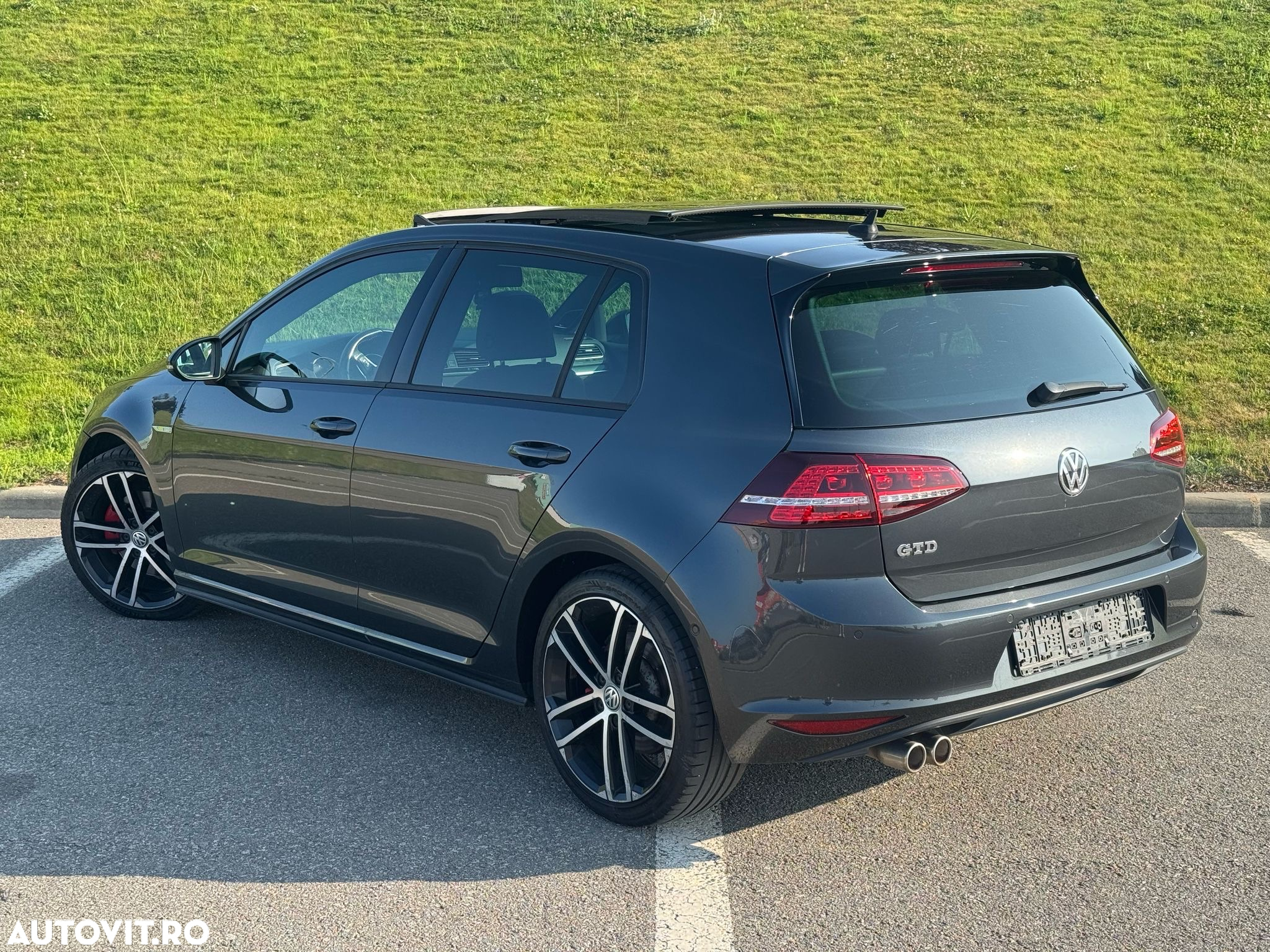 Volkswagen Golf 2.0 TDI DPF BMT DSG GTD - 6