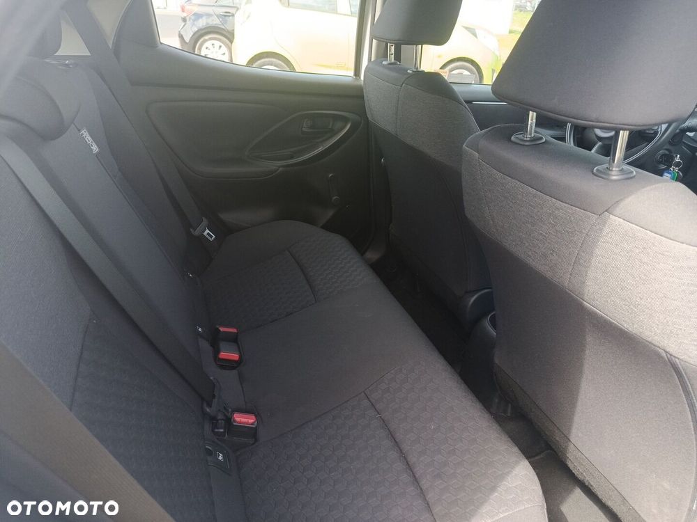 Toyota Yaris - 10