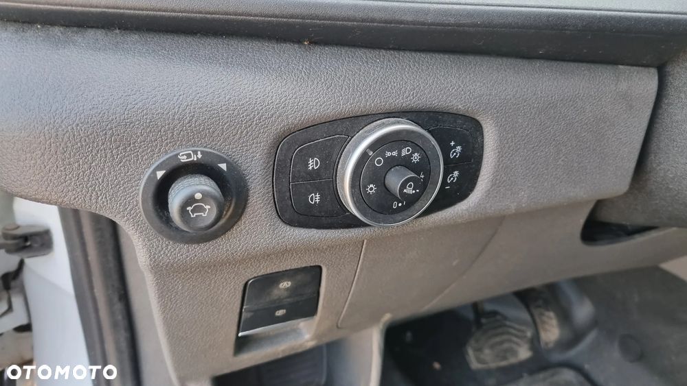 Ford Transit - 28