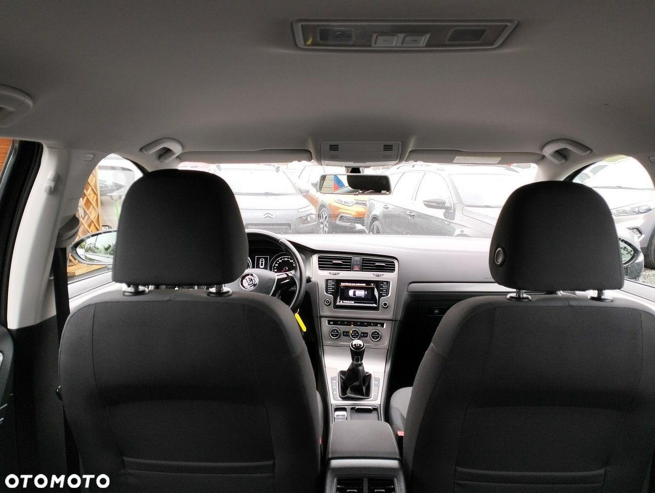 Volkswagen Golf 1.6 TDI BlueMotion Technology Comfortline - 16