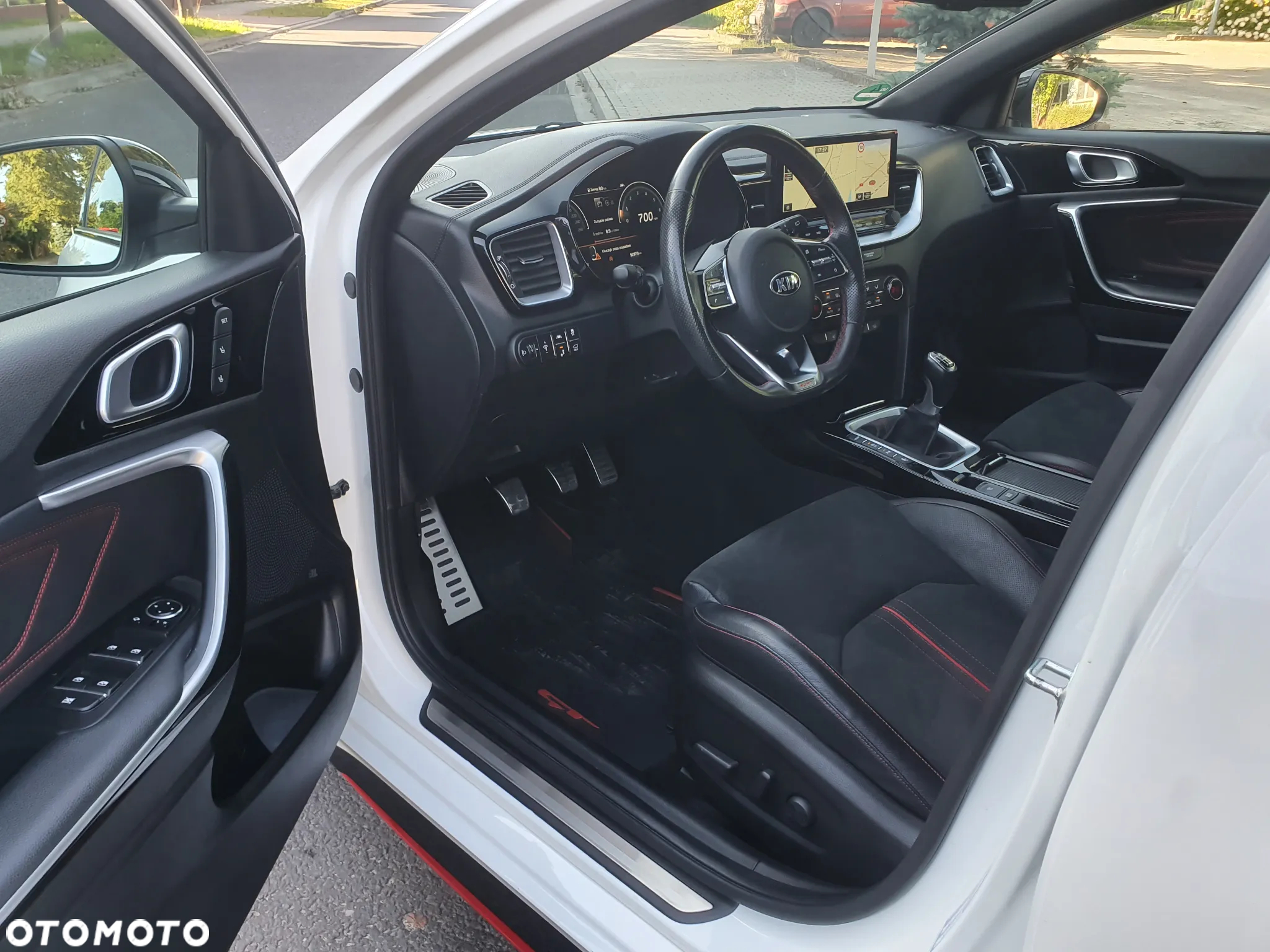 Kia ProCeed 1.6 T-GDI GT - 12