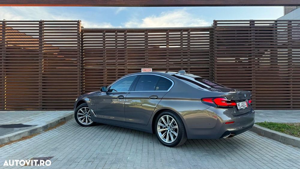 BMW Seria 5 530e xDrive Aut. Luxury Line - 11