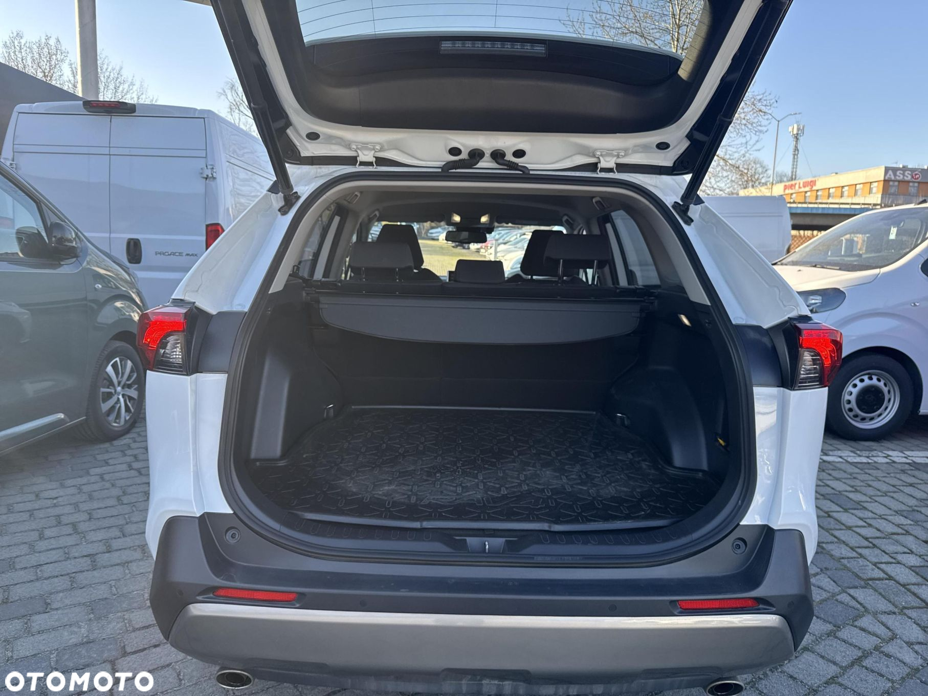 Toyota RAV4 - 24