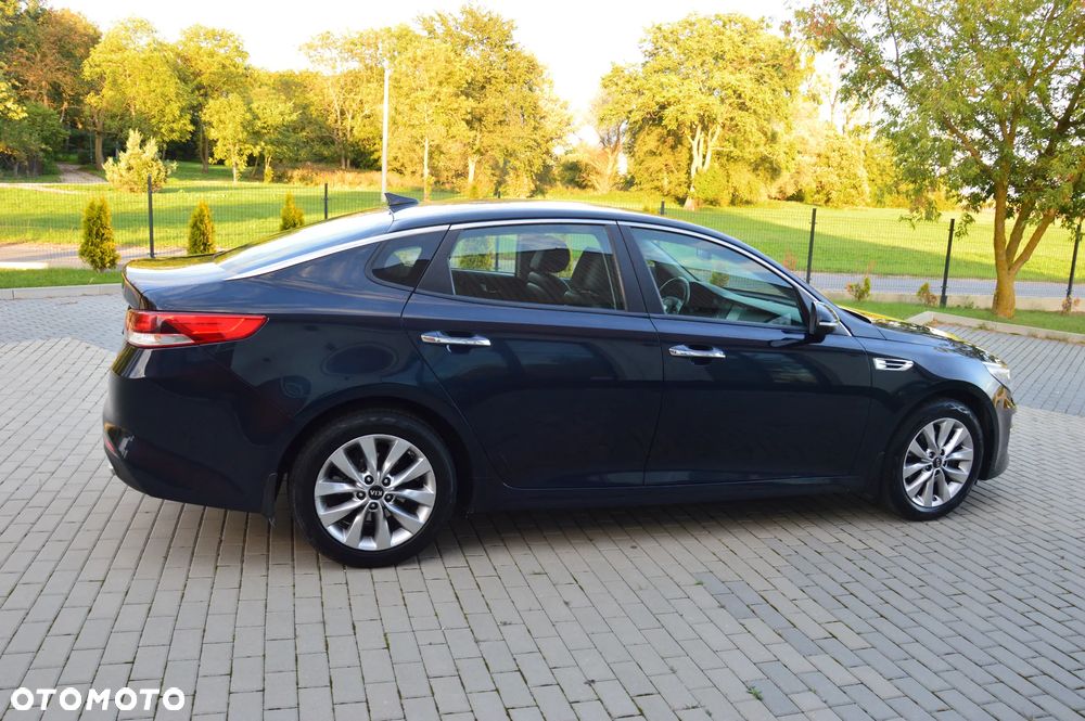 Kia Optima 2.0 L - 9