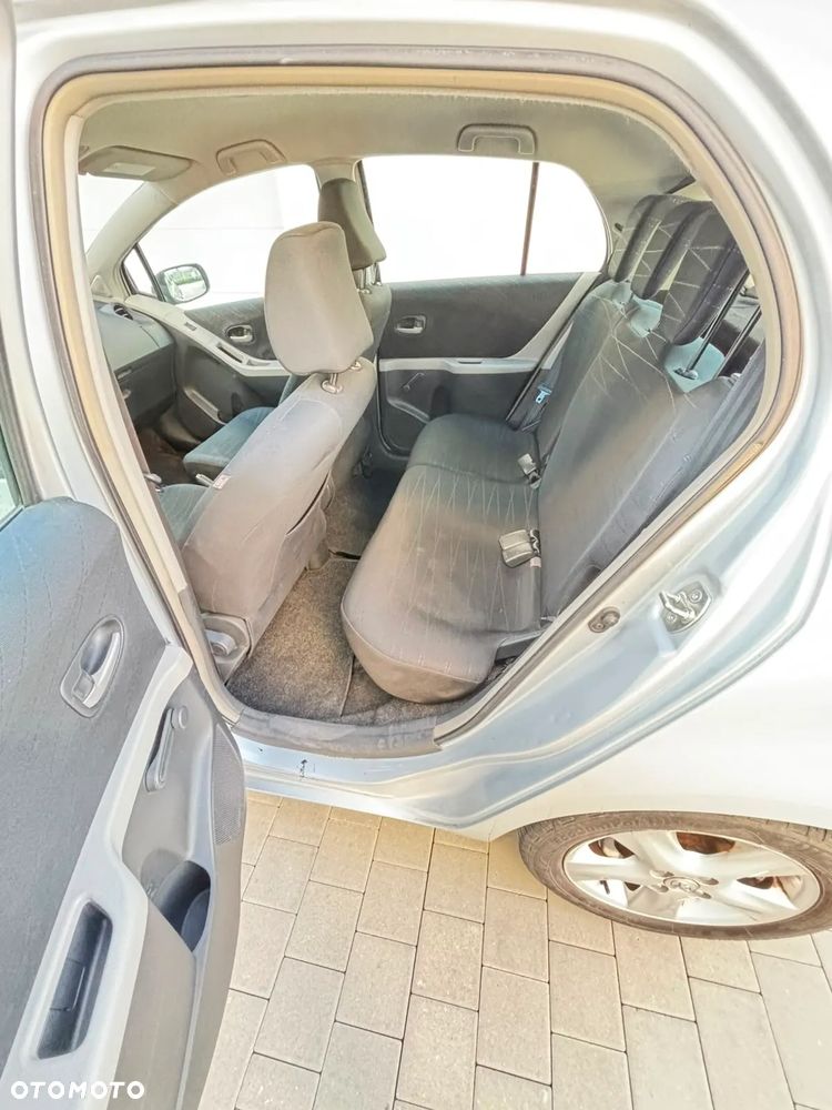Toyota Yaris 1.3 Luna - 8